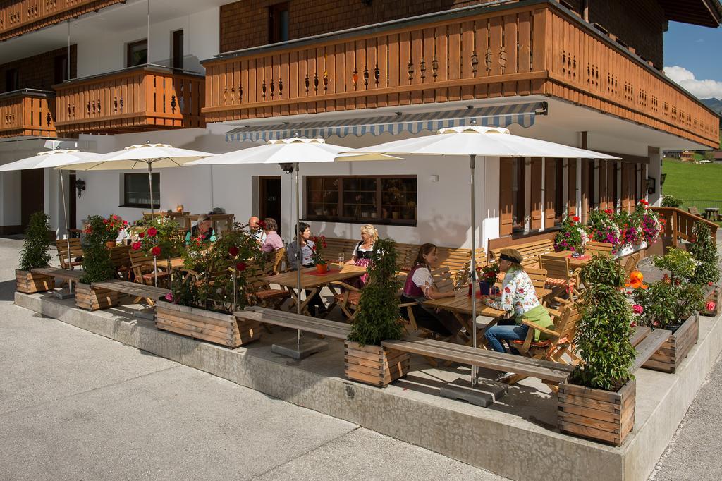 Gasthaus & Pension Alphorn Lech am Arlberg Eksteriør billede